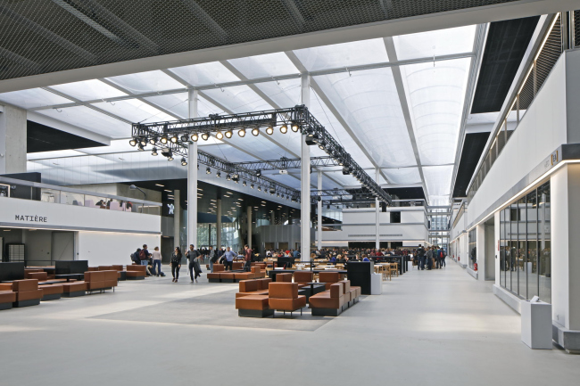   École Centrale Paris.   Philippe Ruault,  OMA