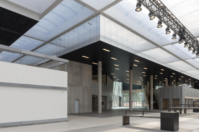 ���������� ������� École Centrale Paris. ���� � Antoine Cardi, ������������� OMA