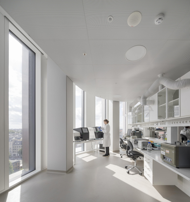 ����� Maersk, ������ ���������� ����������� ���� ��������������� ������������ � Adam Mørk