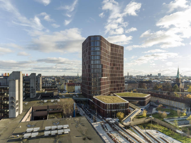 ����� Maersk, ������ ���������� ����������� ���� ��������������� ������������ � Adam Mørk