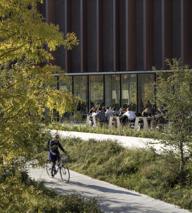 ����� Maersk, ������ ���������� ����������� ���� ��������������� ������������ � Adam Mørk