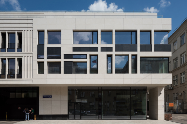 "Wine House" residential complex. Photograph � Ilia Ivanov