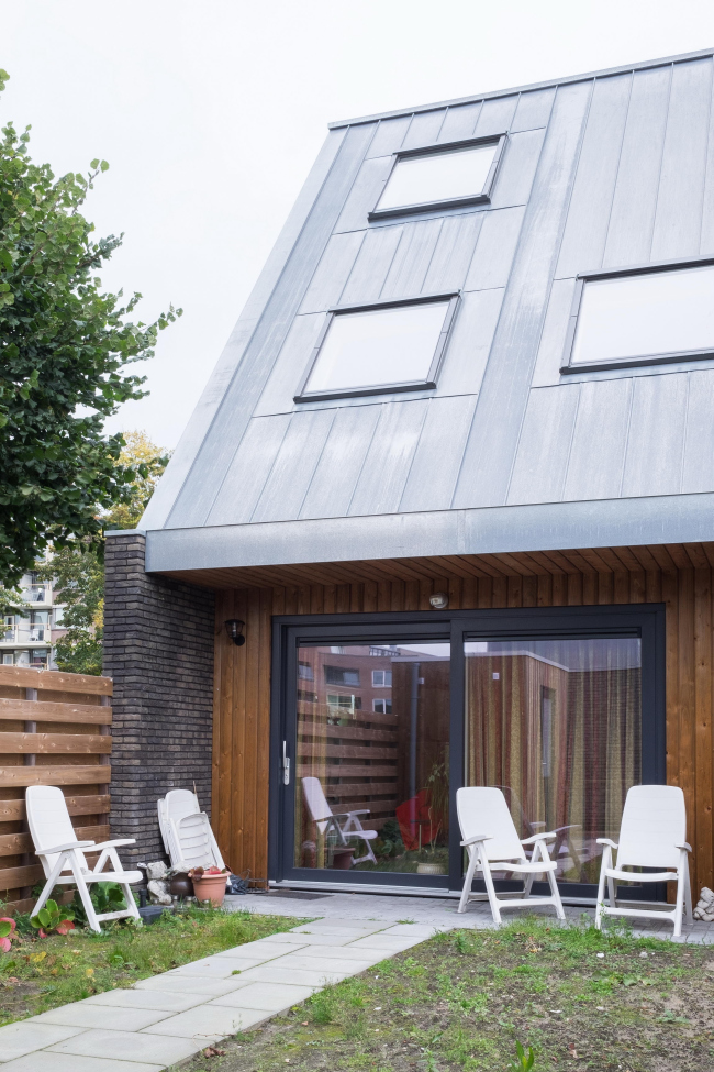    Europan 10:     .        