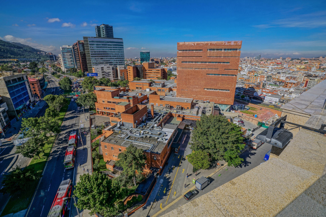 �������� Fundación Santa Fe de Bogotá � ���������� � Fundación Santa Fe de Bogotá