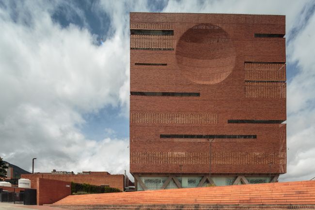  Fundación Santa Fe de Bogotá    Alejandro Arango