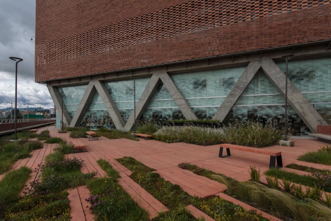 �������� Fundación Santa Fe de Bogotá � ���������� � Alejandro Arango