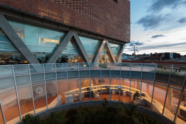 �������� Fundación Santa Fe de Bogotá � ���������� � Alejandro Arango