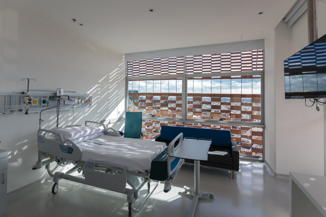 Больница Fundaci&#243;n Santa Fe de Bogot&#225; – расширение © Alejandro Arango