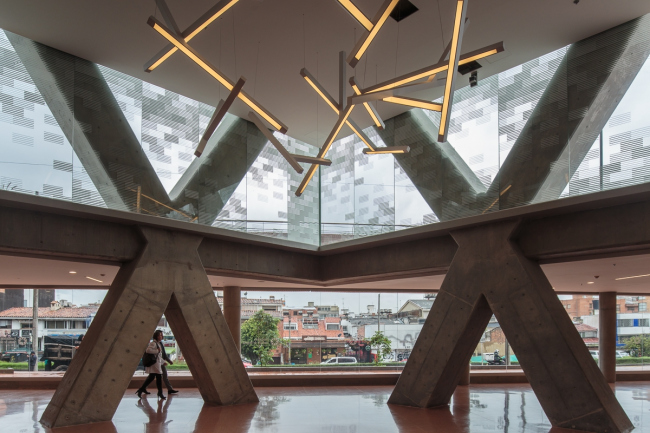 �������� Fundación Santa Fe de Bogotá � ���������� � Alejandro Arango