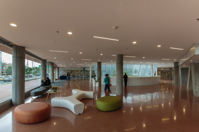 �������� Fundación Santa Fe de Bogotá � ���������� � Alejandro Arango