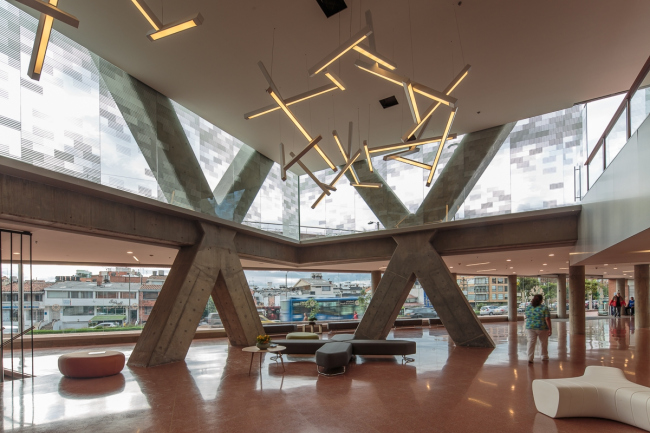 �������� Fundación Santa Fe de Bogotá � ���������� � Alejandro Arango