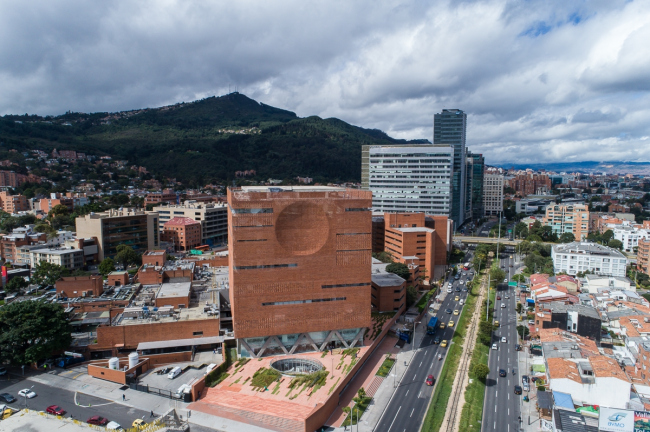  Fundación Santa Fe de Bogotá    Alejandro Arango