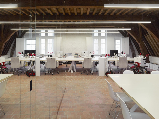 ������������� ��������� ������. ���� ������������ dmvA � �������� � Frederik Vercruysse 