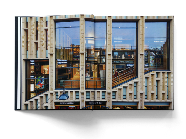 Ornament & Identity � 2018 Hatje Cantz Verlag, Neutelings Riedijk Architects and
authors