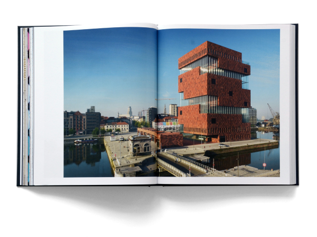 Ornament & Identity � 2018 Hatje Cantz Verlag, Neutelings Riedijk Architects and
authors