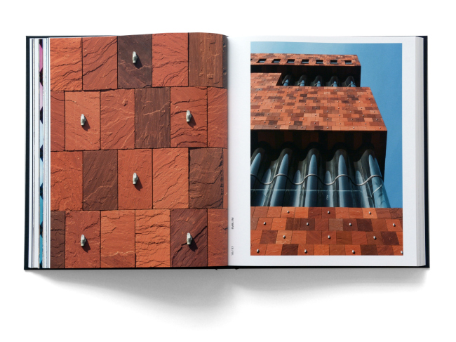 Ornament & Identity � 2018 Hatje Cantz Verlag, Neutelings Riedijk Architects and
authors