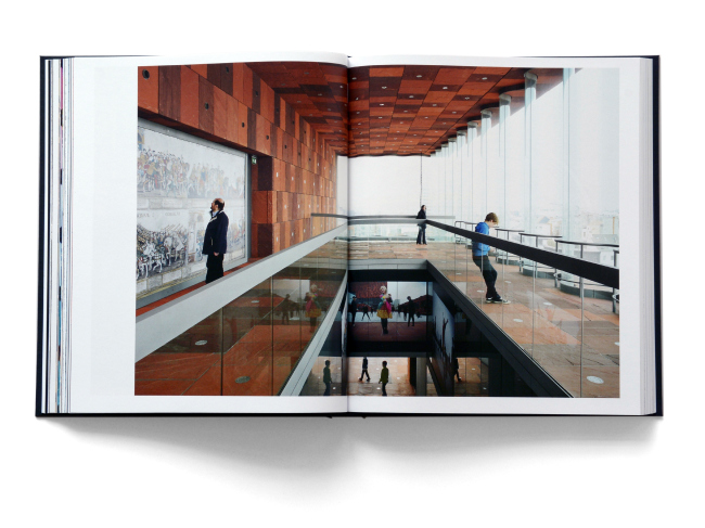 Ornament & Identity � 2018 Hatje Cantz Verlag, Neutelings Riedijk Architects and
authors