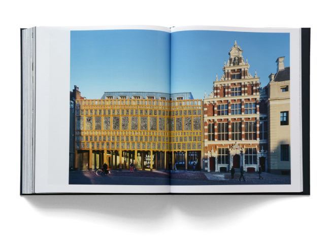 Ornament & Identity � 2018 Hatje Cantz Verlag, Neutelings Riedijk Architects and
authors