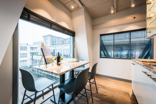 - YAYS Concierged Boutique Apartments    Studio Edward van Vliet