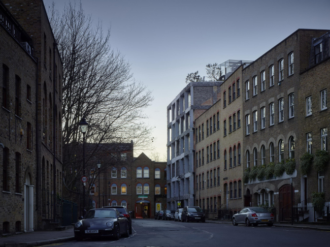   15 Clerkenwell Close
