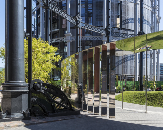 ����������-���� � John Sturrock