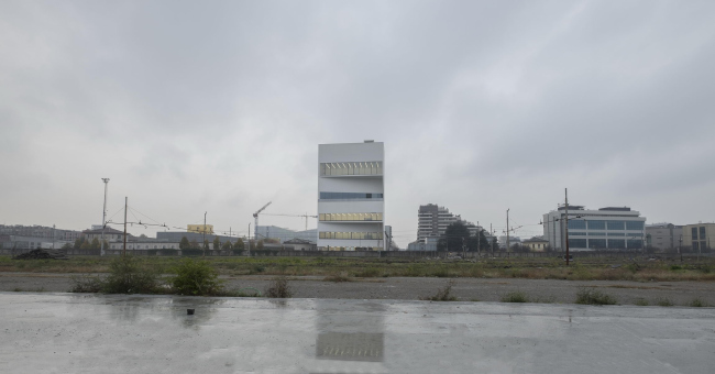  Torre    Prada. : Jacopo Milanesi  OMA