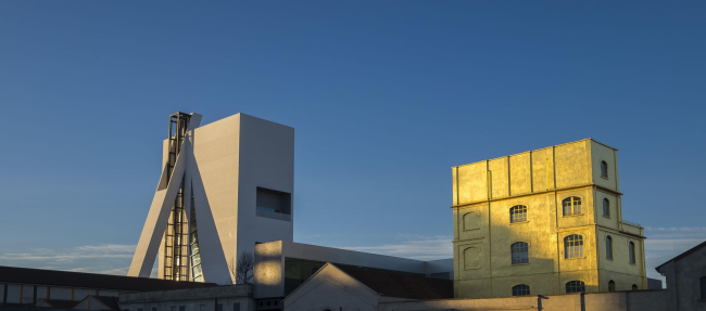 ������ Torre � ��������� ����� Prada. ����: Jacopo Milanesi � OMA