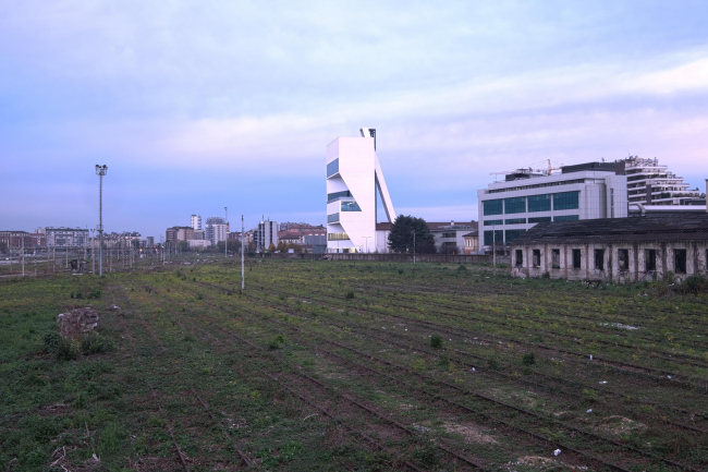 ������ Torre � ��������� ����� Prada. ����: Jacopo Milanesi � OMA