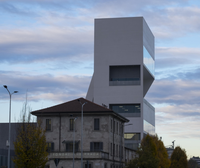 ������ Torre � ��������� ����� Prada. ����: Jacopo Milanesi � OMA