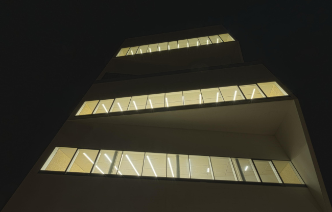 ������ Torre � ��������� ����� Prada. ����: Jacopo Milanesi � OMA