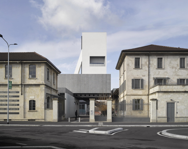 ������ Torre � ��������� ����� Prada. ����: Bas Princen. 2018. ������������� Fondazione Prada