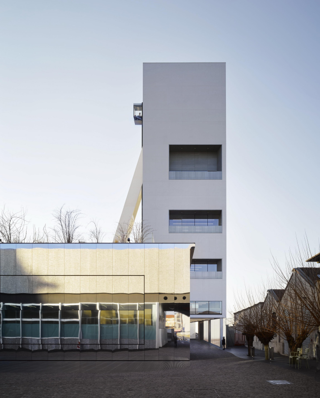 ������ Torre � ��������� ����� Prada. ����: Bas Princen. 2018. ������������� Fondazione Prada