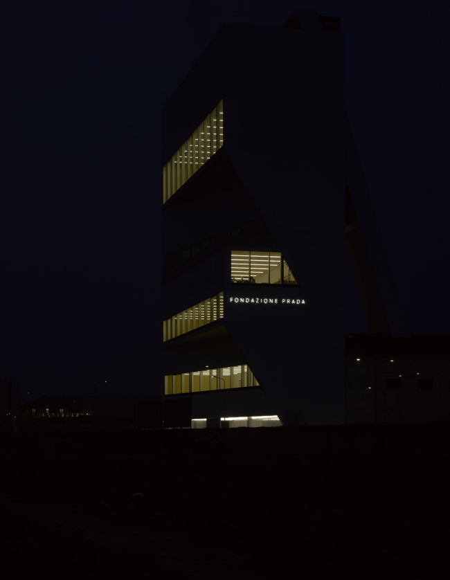������ Torre � ��������� ����� Prada. ����: Bas Princen. 2018. ������������� Fondazione Prada