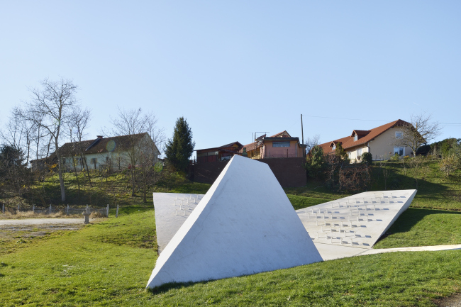 ������� � ������� ������, Enota. ���������� � Miran Kambič 