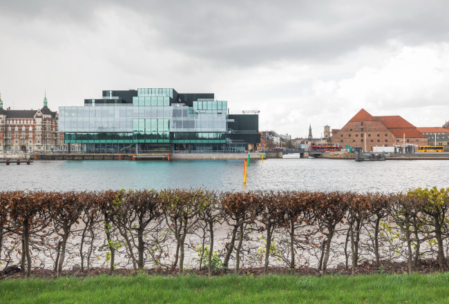 �������� BLOX. ����: Delfino Sisto Legnani & Marco Cappelletti � OMA