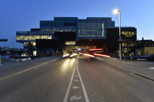 �������� BLOX. ����: Hans Werlemann � OMA