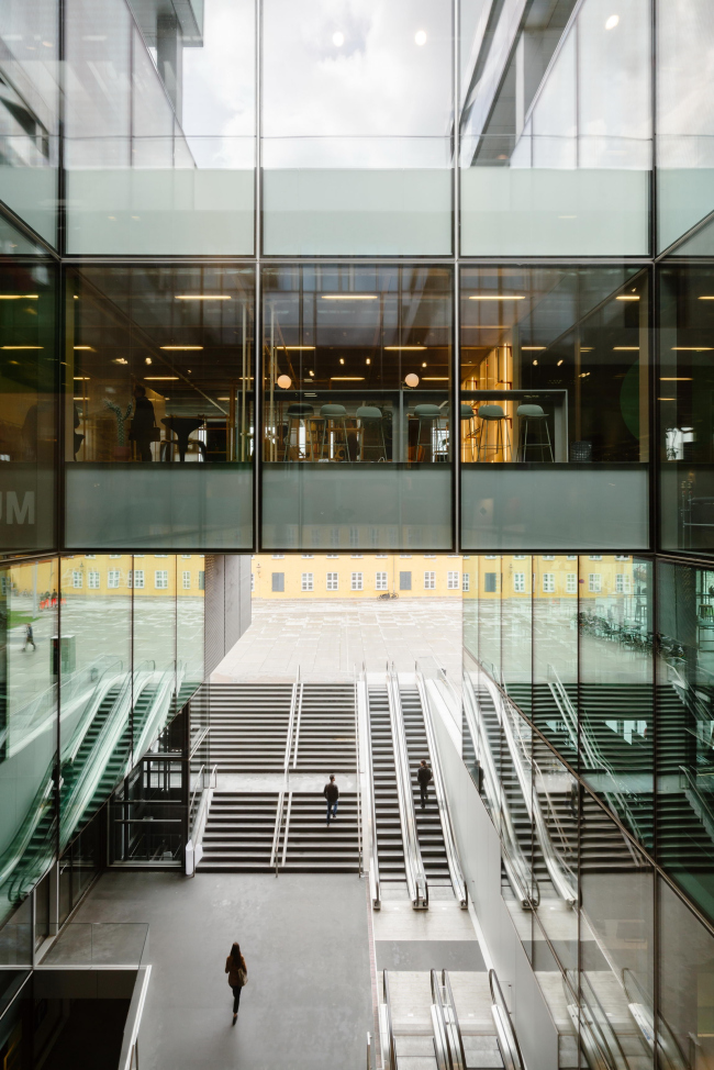 �������� BLOX. ���� � Richard John Seymour, ������������� OMA