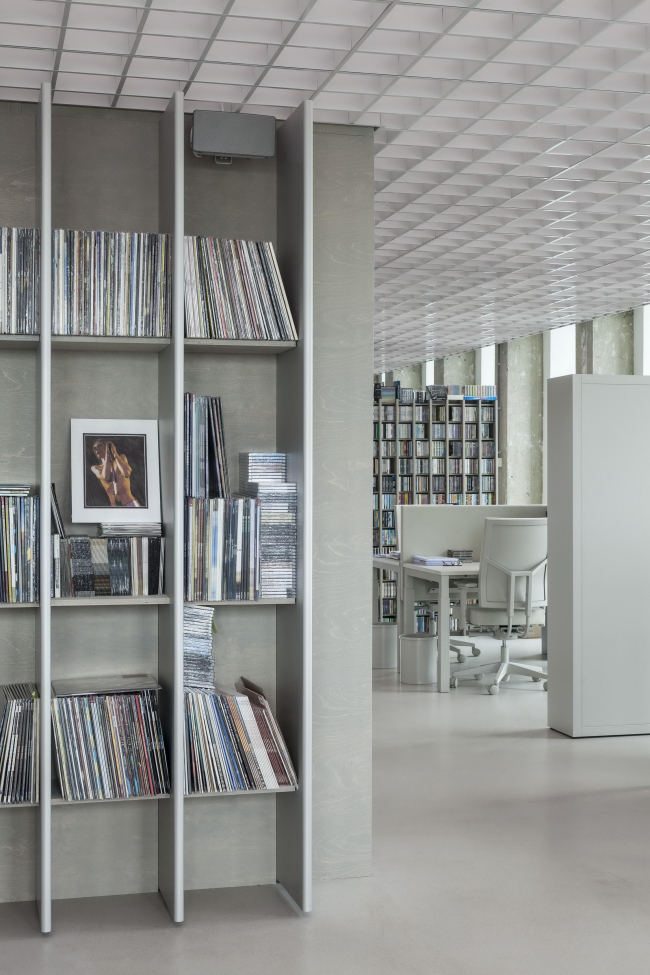 ���� Sony Music � ����� A�DAM. ���� � Peter Tijhuis