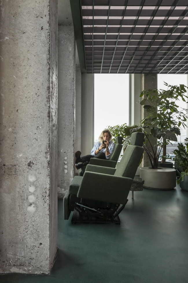 ���� Sony Music � ����� A�DAM. ���� � Peter Tijhuis