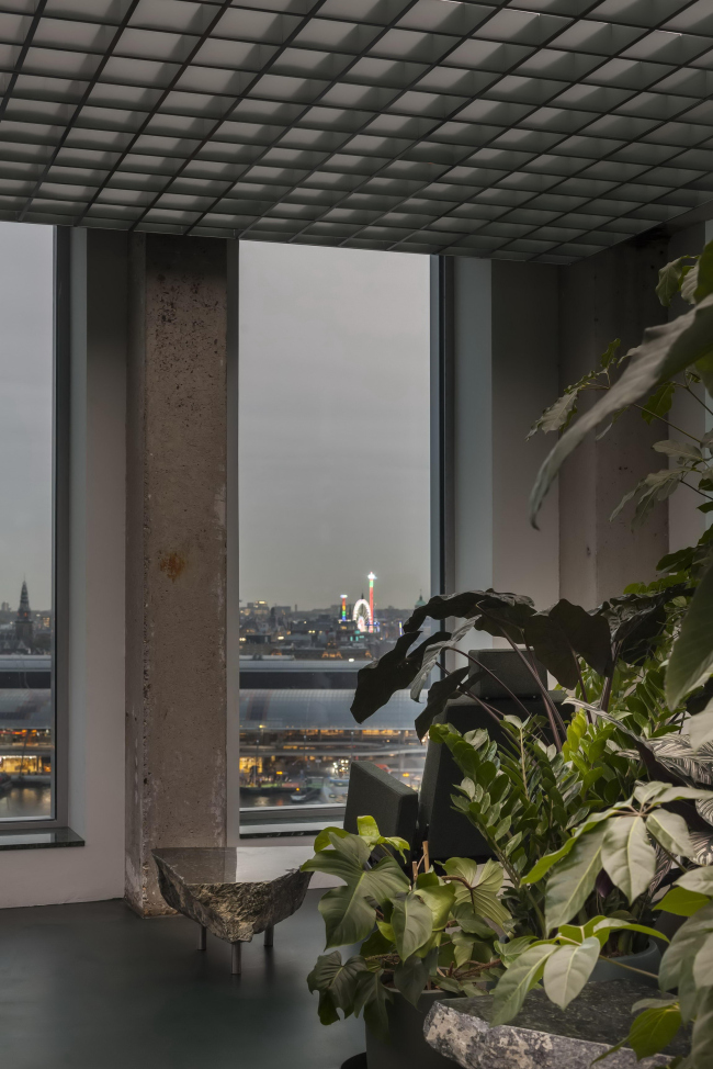 ���� Sony Music � ����� A�DAM. ���� � Peter Tijhuis