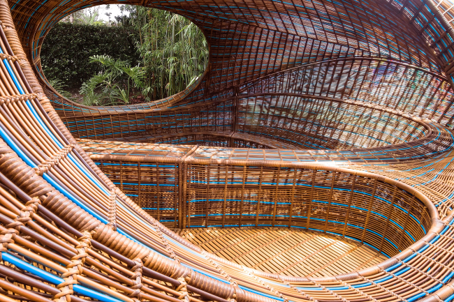 �������� Ellipsicon, UNStudio � Revolution Precrafted