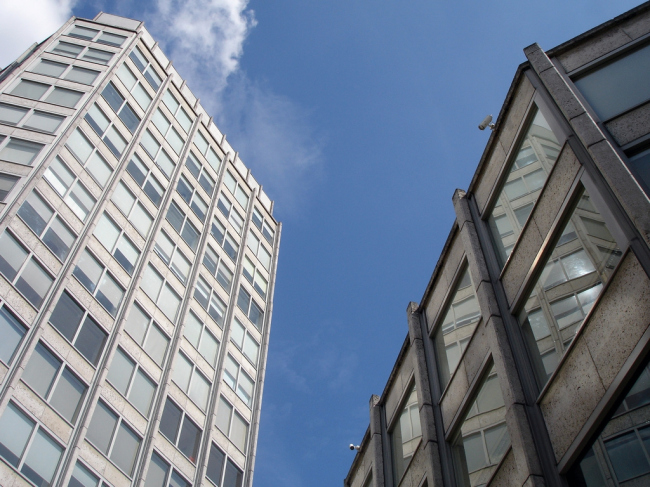  Economist  . : Neil MacWilliams via flickr.com.  Attribution-NoDerivs 2.0 Generic (CC BY-ND 2.0)