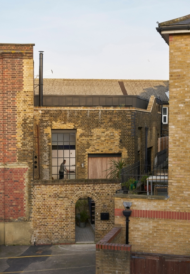 ��� Gin Distillery, ������. 
Open Practice Architecture. ���������� � Leon Chew