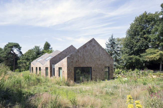 ����-��������� Five Acre Barn, �������. 
Blee Halligan. ���������� � Sarah Blee