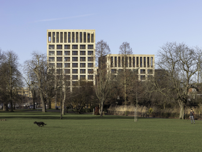   Kings Crescent Estate ( 1, 2), . Karakusevic Carson Architects + Henley Halebrown.   Peter Landers