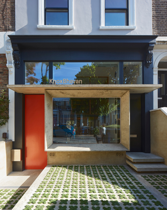 ���� �������������� ���� Knox Bhavan, ������. 
Knox Bhavan Architects. ���������� � Dennis Gilbert