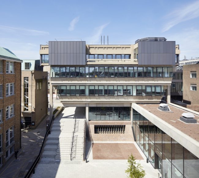 ������ ��. ������ ��������� ������������� ������������. 
Nicholas Hare Architects. ���������� � Alan Williams