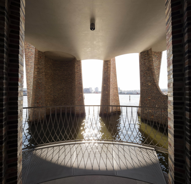 Fjordenhus � ����-�������� �������� Kirk Kapital. ����: Anders Sune Berg � 2018 Olafur Eliasson