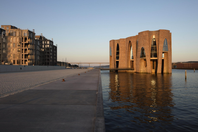 Fjordenhus � ����-�������� �������� Kirk Kapital. ����: Anders Sune Berg � 2018 Olafur Eliasson