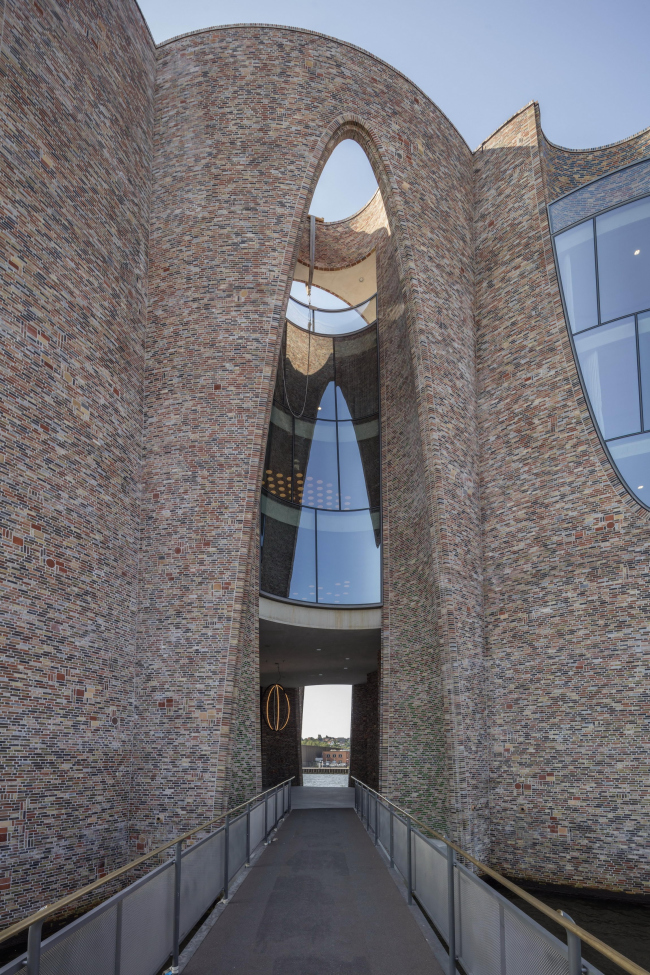 Fjordenhus � ����-�������� �������� Kirk Kapital. ����: Anders Sune Berg � 2018 Olafur Eliasson